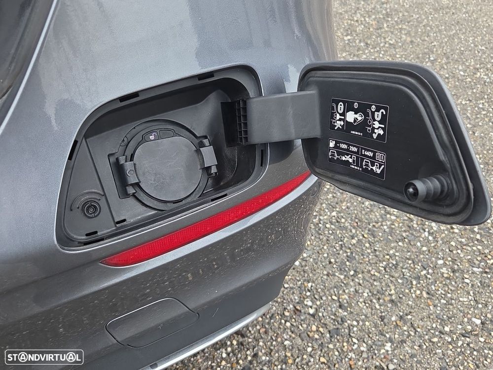 Mercedes-Benz E 300 de AMG Line - 19