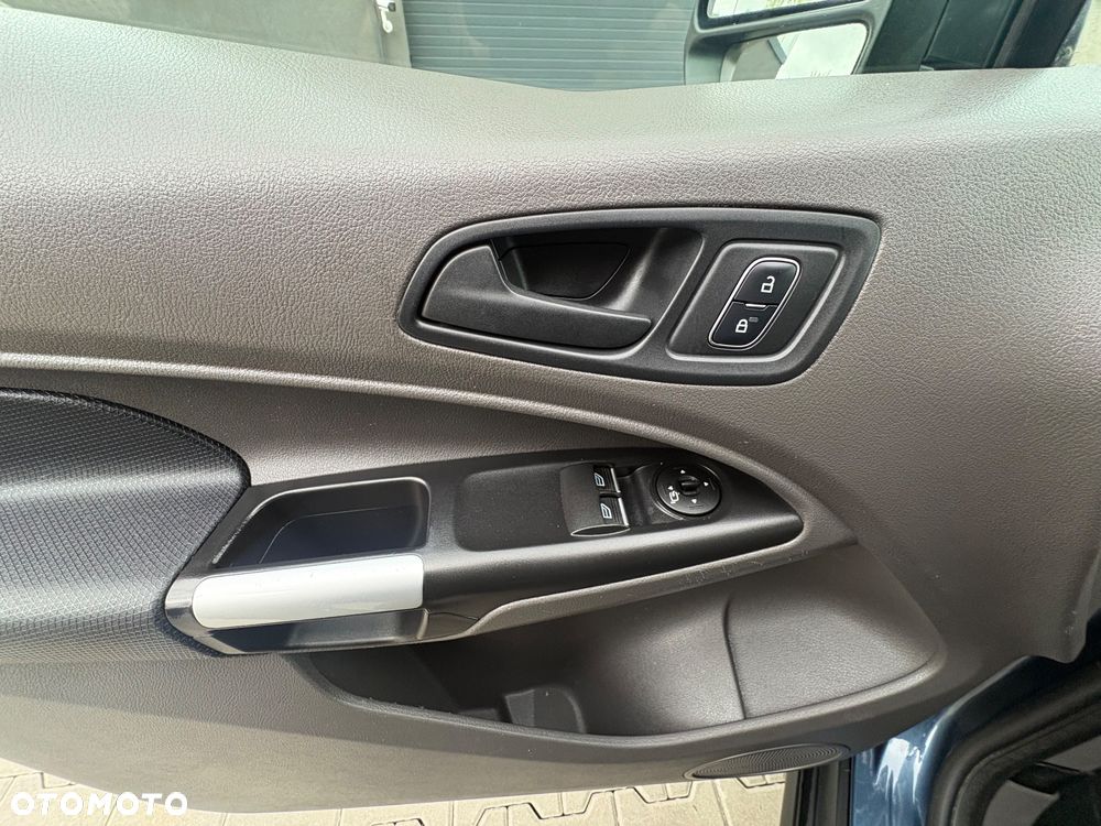 Ford Transit Connect - 11