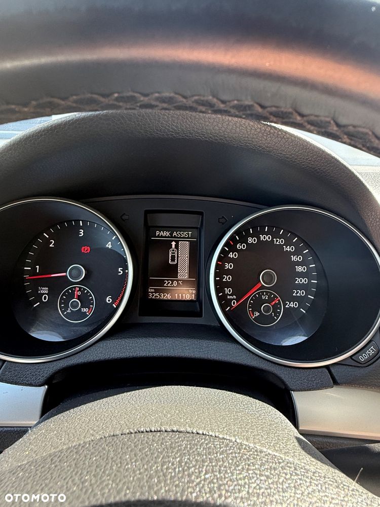 Volkswagen Golf 1.6 TDI Highline - 27