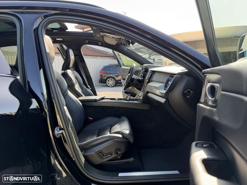 Volvo XC 60 2.0 T6 PHEV R-Design AWD - 9