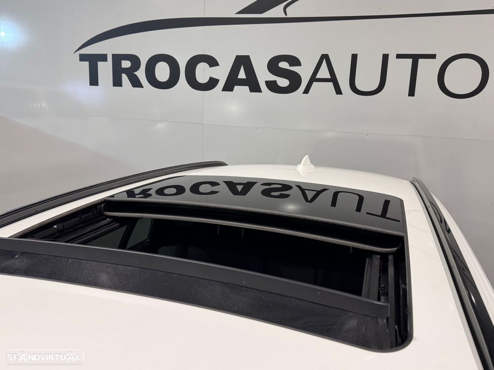 BMW 330 e Touring Pack Desportivo M Auto - 58