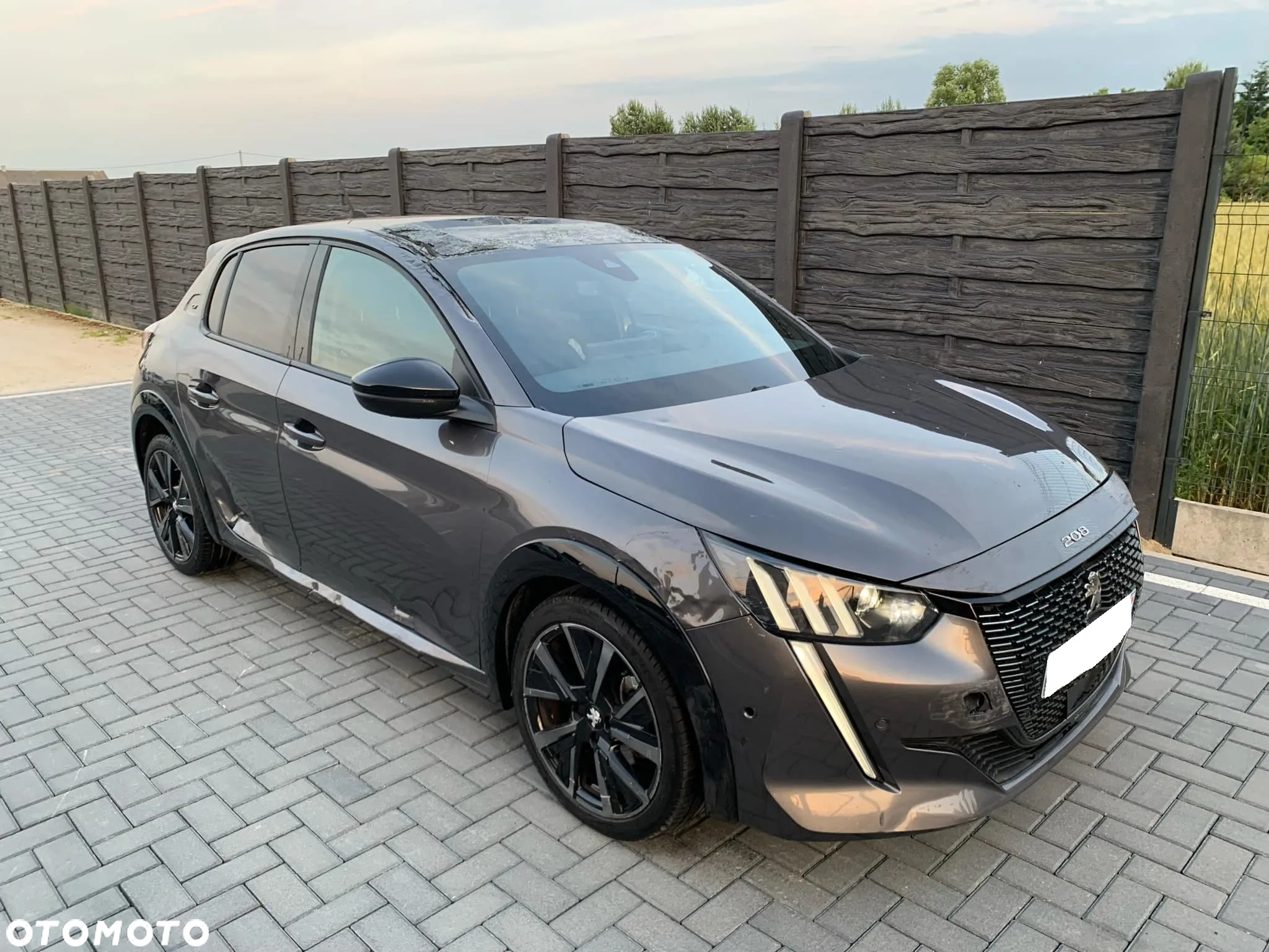 Peugeot 208 PureTech 100 EAT8 GT - 3