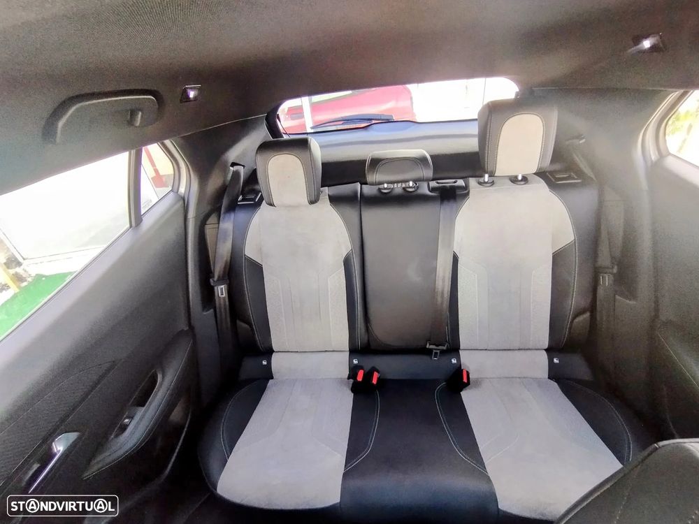 Peugeot e-2008 50 kWh GT Line - 5