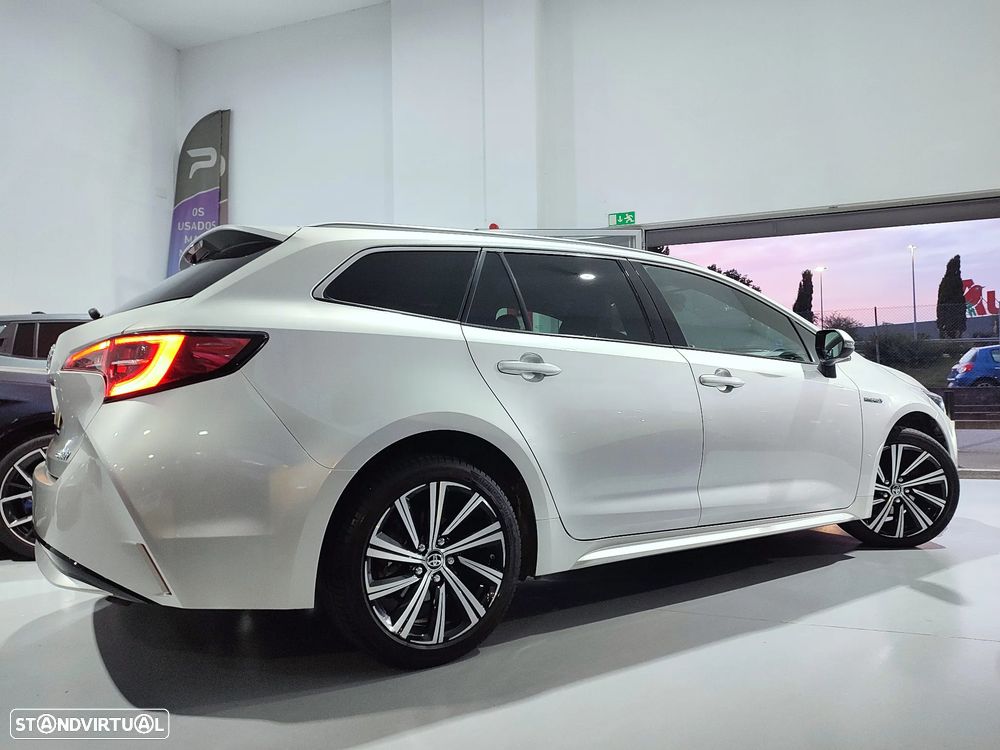 Toyota Corolla Touring Sports 1.8 Hybrid Comfort+P.Sport - 4