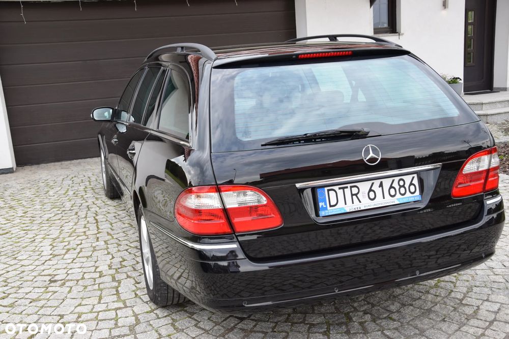 Mercedes-Benz Klasa E 320 T 4 Matic Elegance - 21