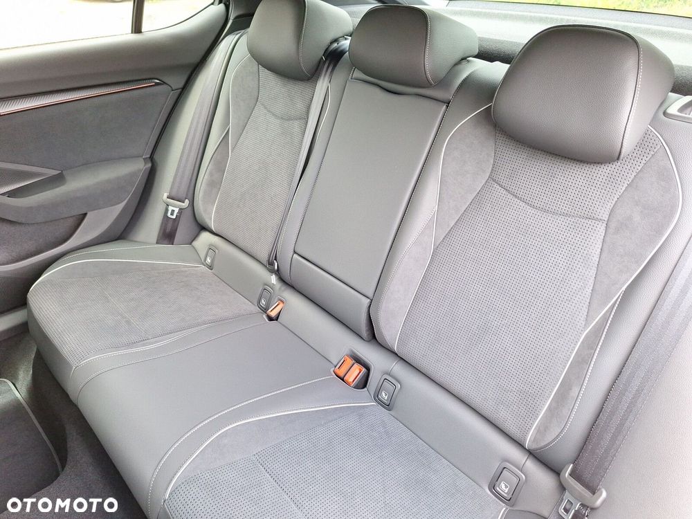 Skoda Superb 2.0 TSI Sportline DSG - 17