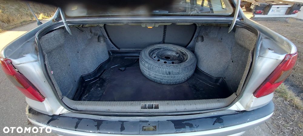 Opel Astra 1.4 Mid - 9