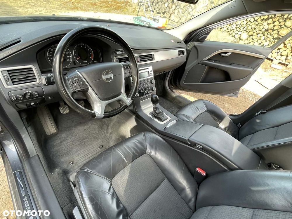 Volvo V70 2.0 Momentum - 8