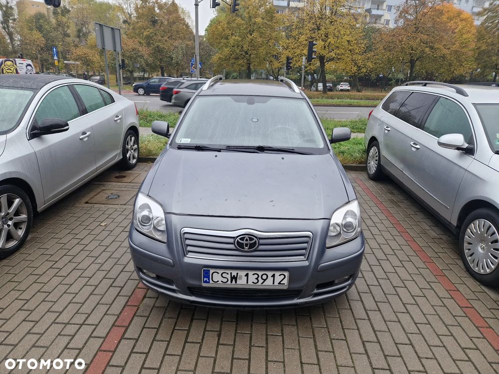Toyota Avensis 2004 photo 2