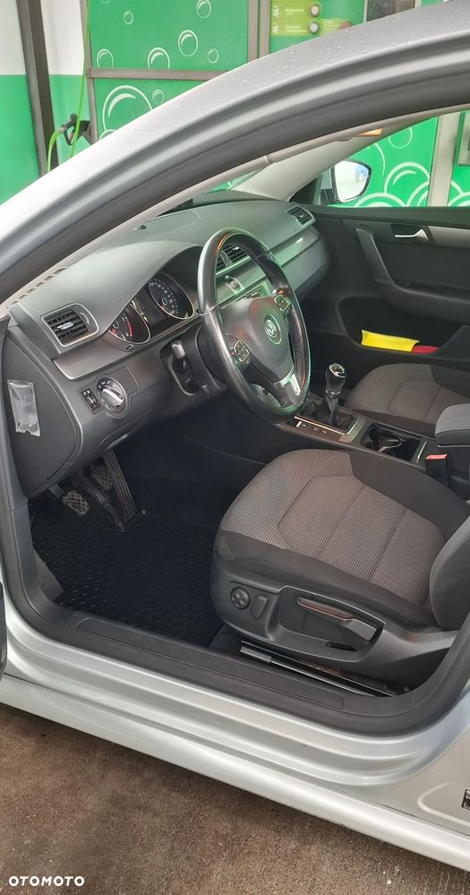Volkswagen Passat 1.6 TDI BlueMotion - 15