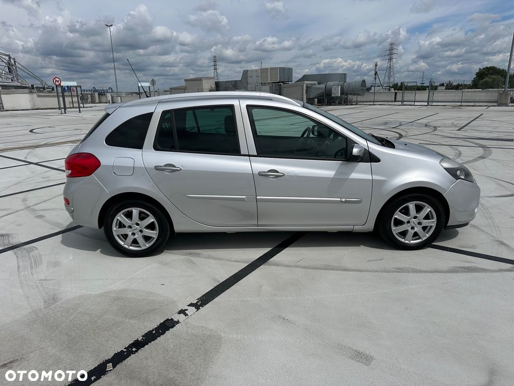 Renault Clio - 8