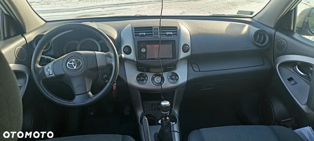 Toyota RAV4 2.2 D-4D Premium - 4