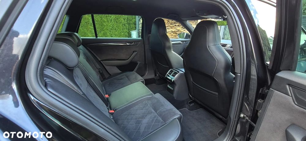 Skoda Superb Combi 2.0 TDI 4x4 DSG SportLine - 9
