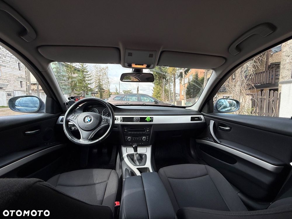 BMW Seria 3 318i Edition Exclusive - 12