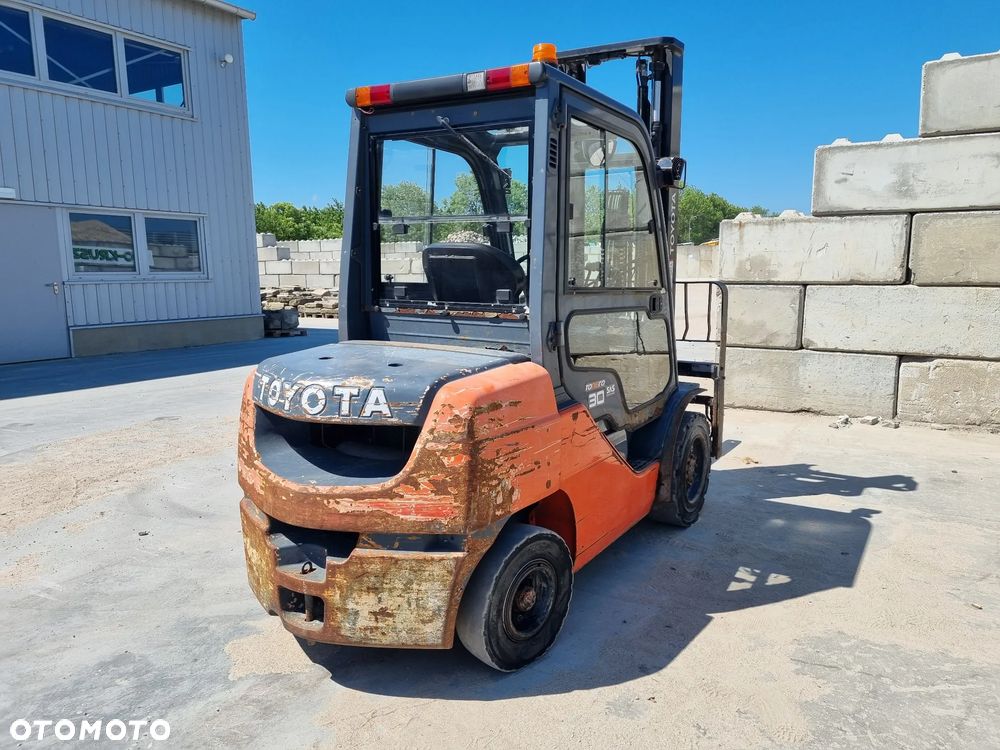 Toyota 02-8FDF30 3000kg Wózek widłowy - 5