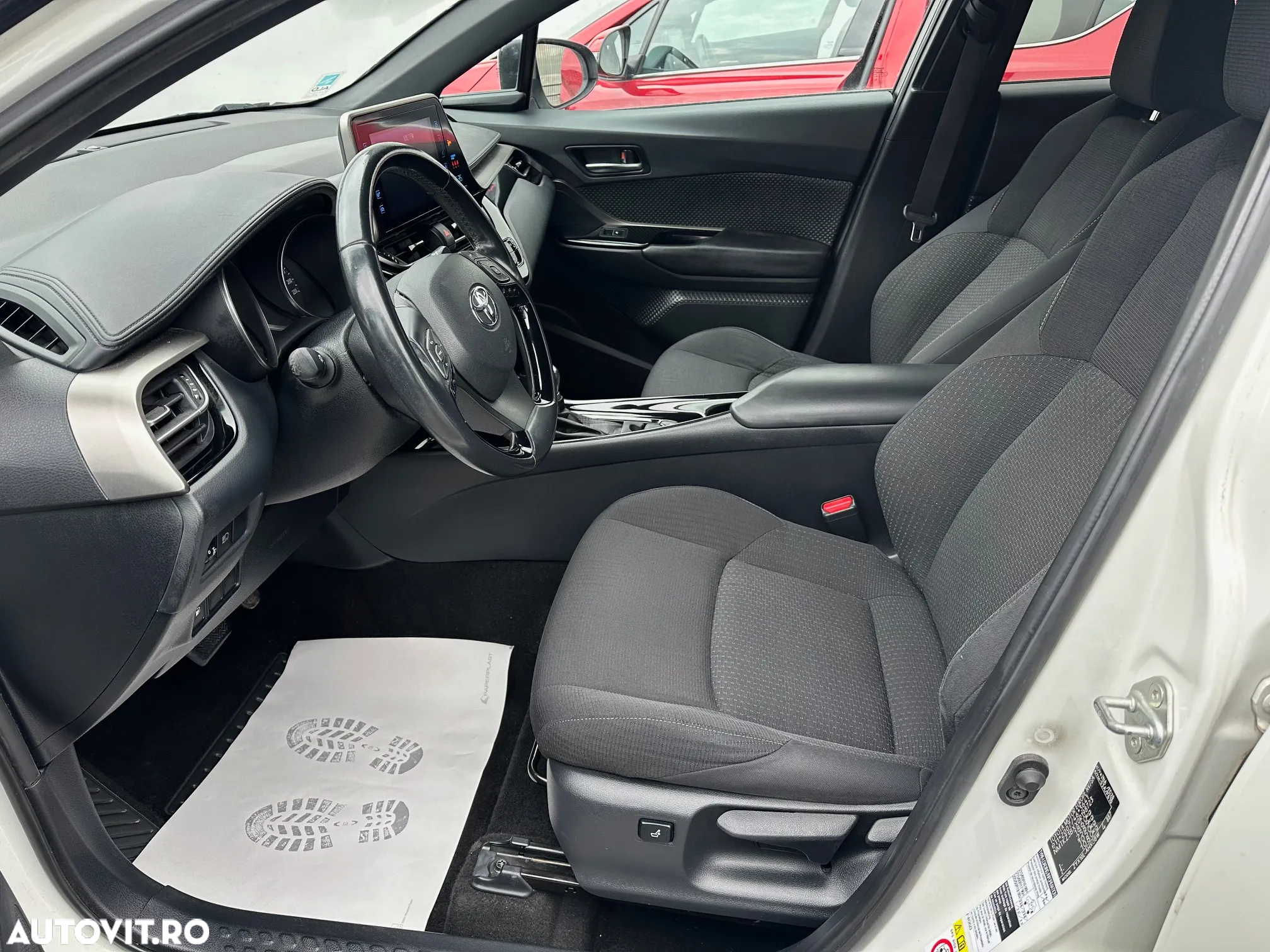 Toyota C-HR 1.8 HSD 122 CP 4x2 CVT C-lassy bi-tone - 16