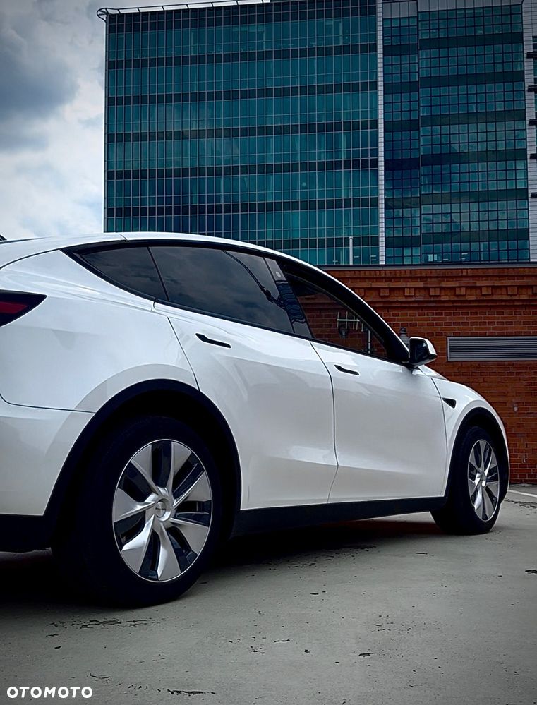 Tesla Y Long Range Dual Motor AWD - 2