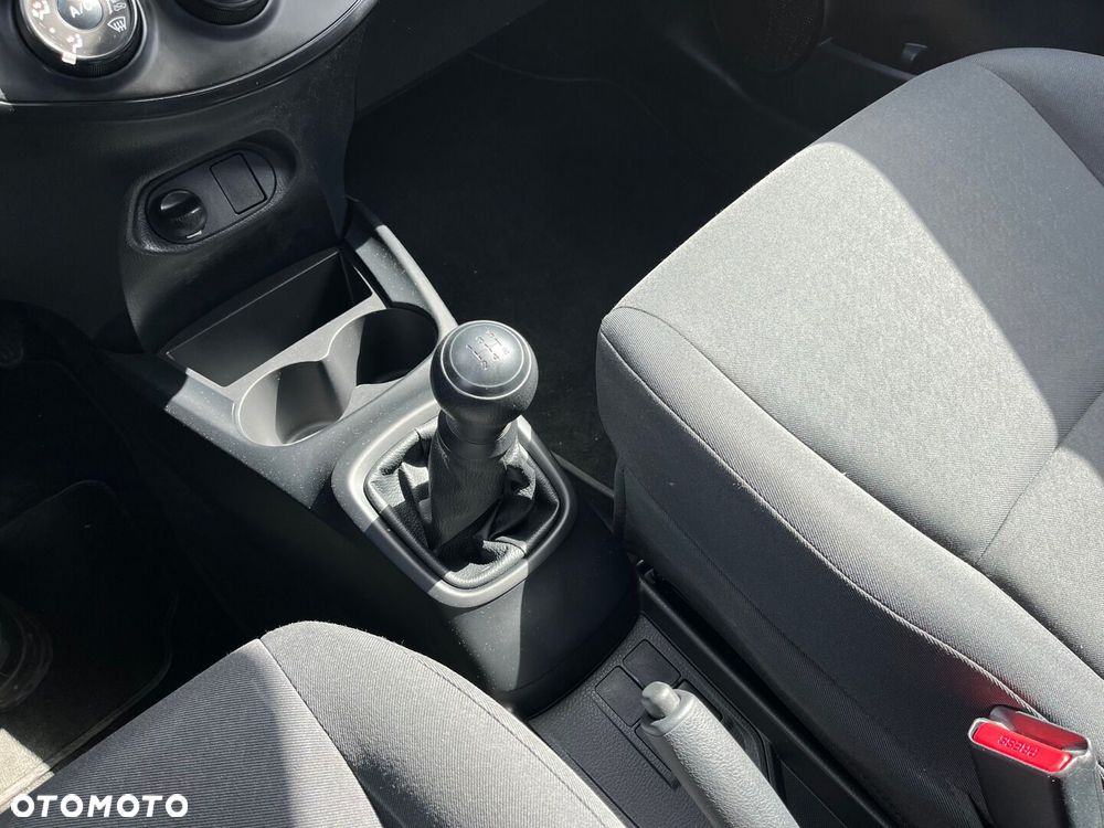 Toyota Yaris - 16