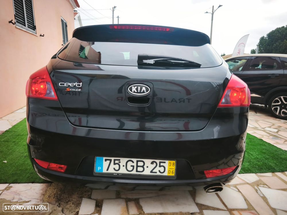 Kia Ceed S Coupé 1.4 CVVT EX - 4