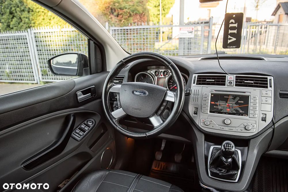Ford Kuga 2.0 TDCi 2x4 Titanium - 22