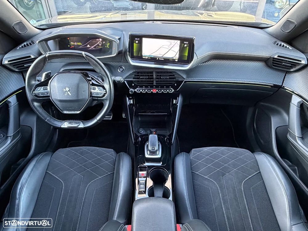 Peugeot 2008 PureTech 130 EAT8 GT - 10