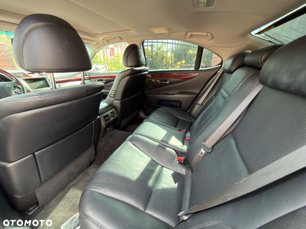 Lexus LS 460 Prestige - 15
