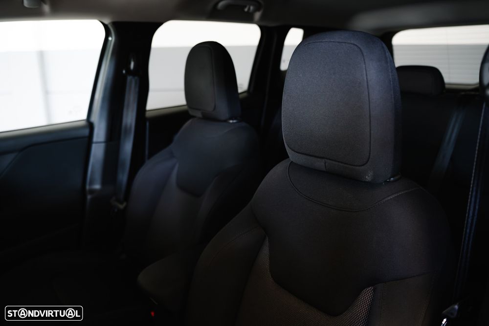 Jeep Renegade - 35