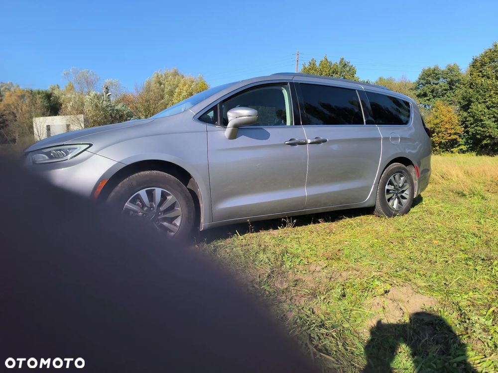 Chrysler Pacifica - 2