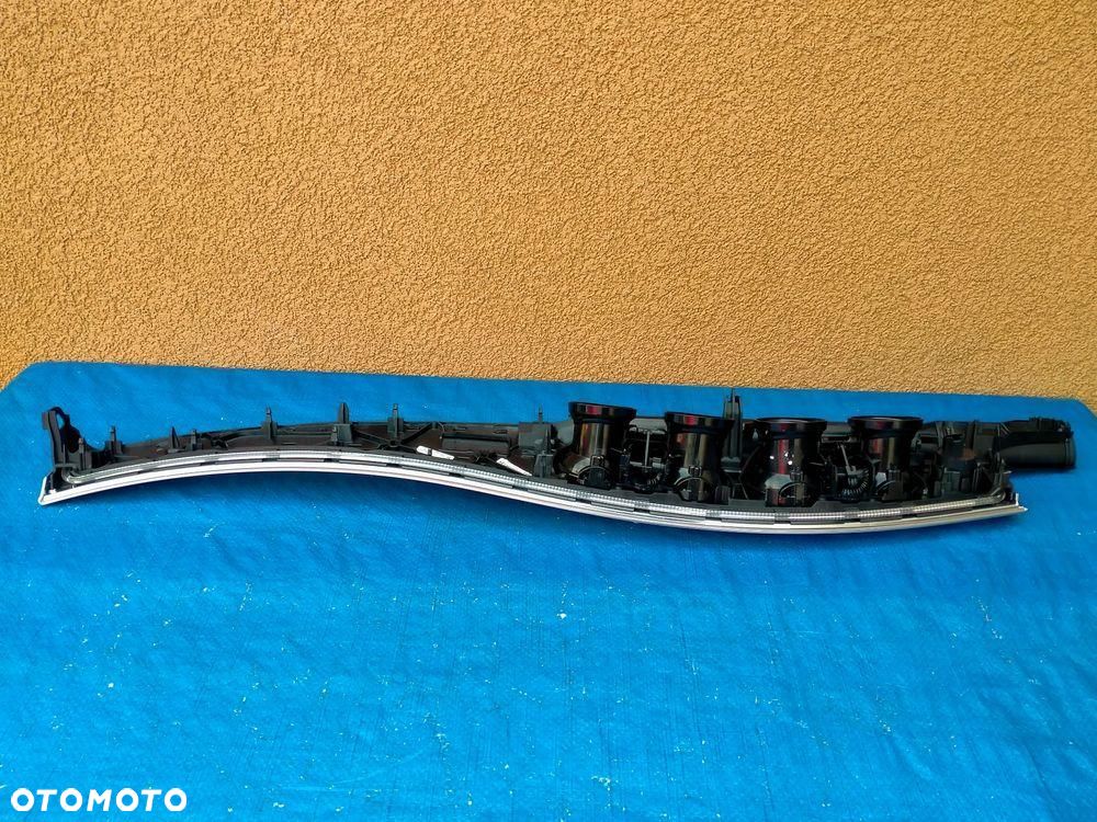 Mercedes W213 AMG Dekor Dekory BURMESTER Listwa Konsoli Drzwi Listwy Ozdobne AMBIENT - 37