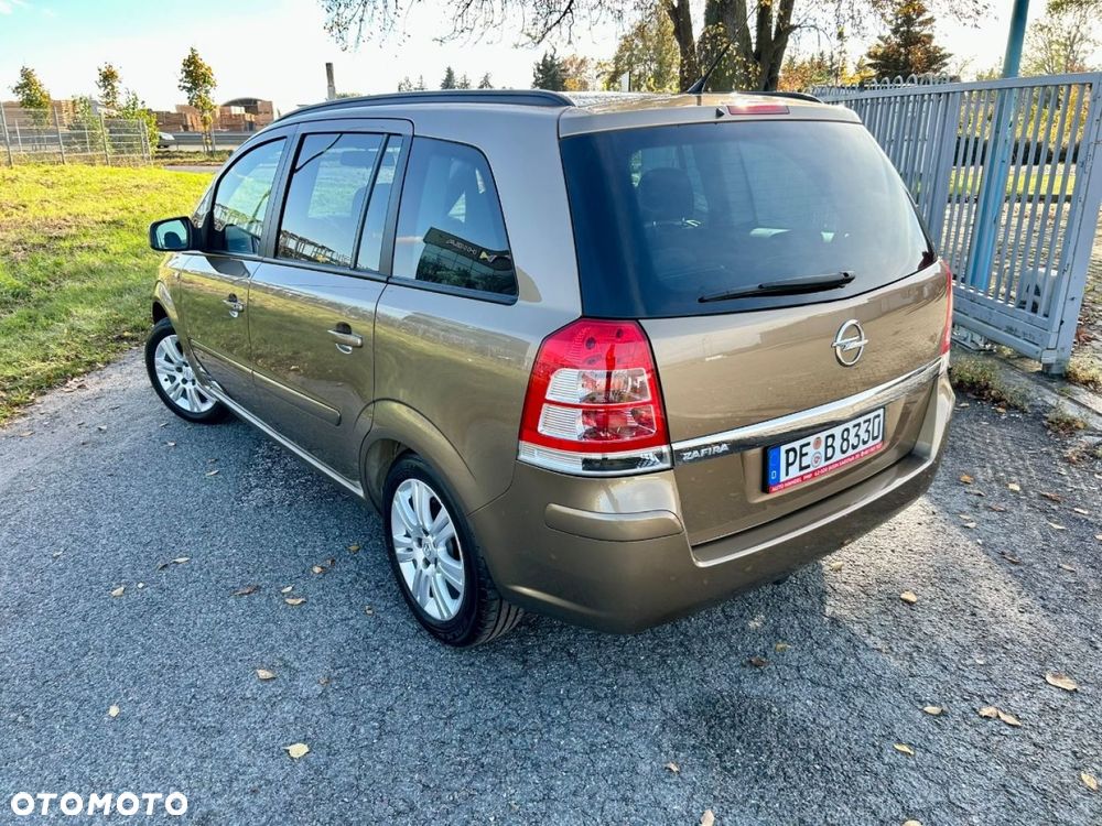 Opel Zafira - 26