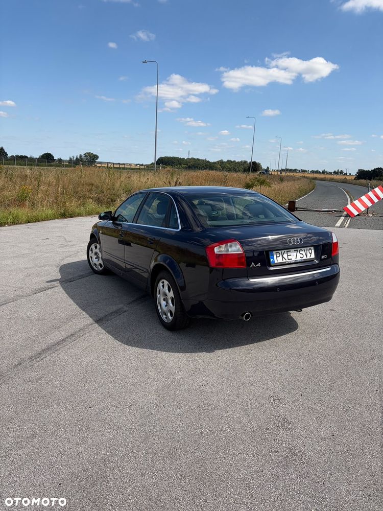 Audi A4 Limousine - 4