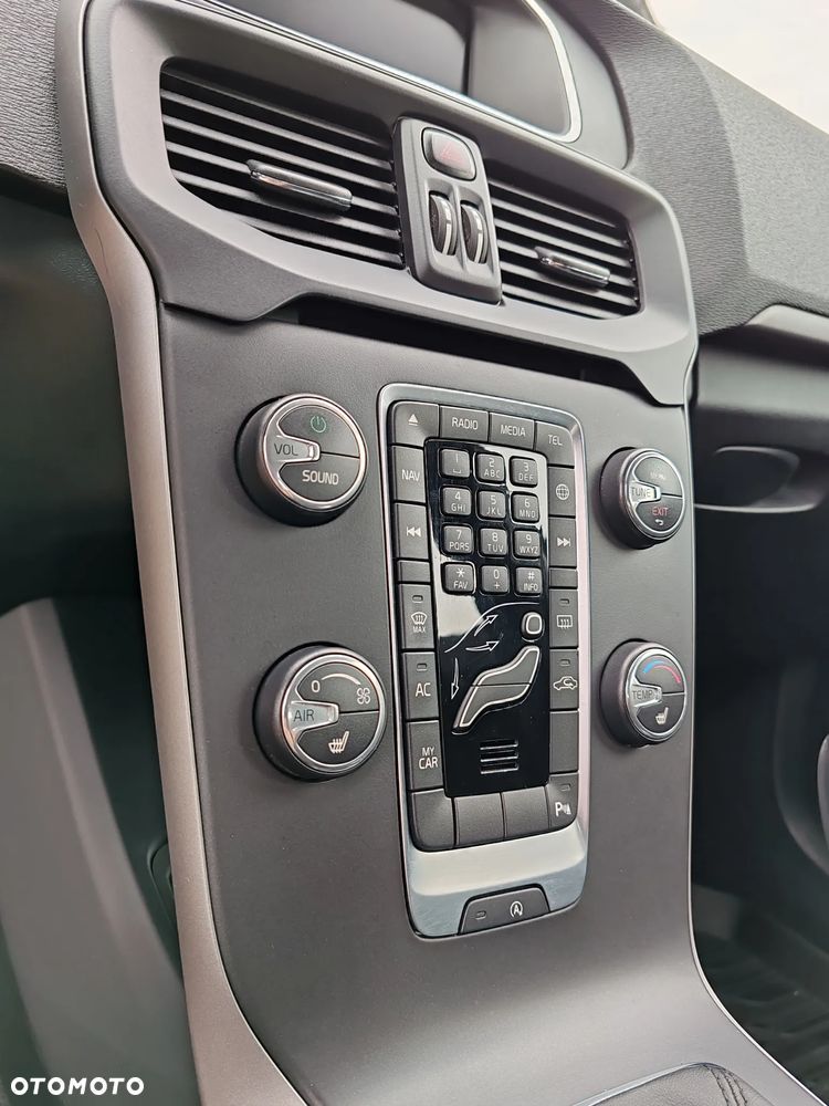 Volvo V40 T2 Kinetic - 13
