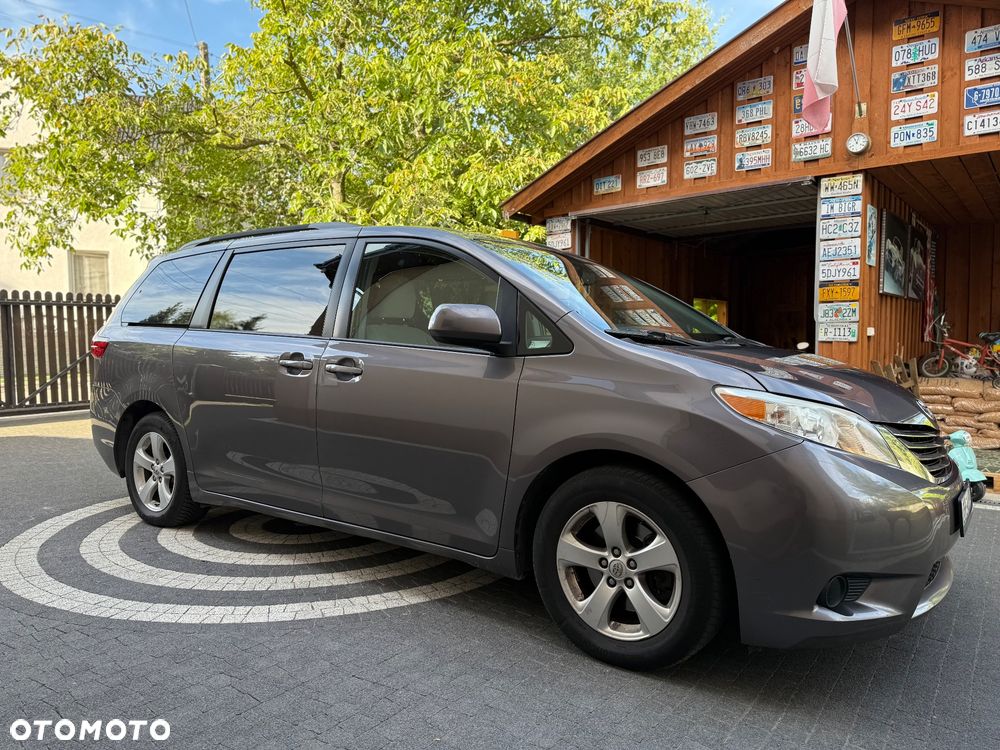 Toyota Sienna 3.5 V6 - 2