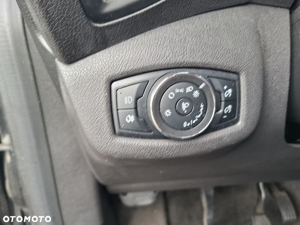 Ford Tourneo Connect Grand - 26