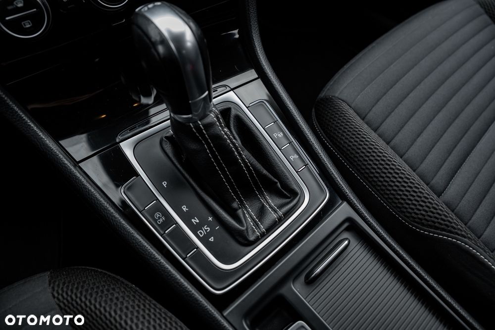 Volkswagen Golf 1.6 TDI DPF BlueMotion Technology DSG Comfortline - 30