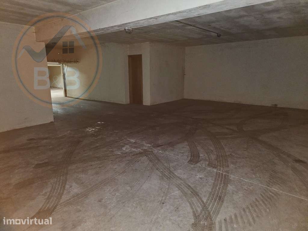 Garagem para 3 carros na Vila de Cabeceiras de Basto - Grande imagem: 2/5