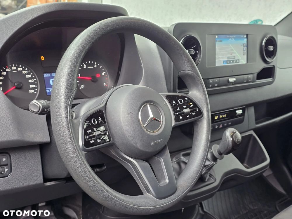 Mercedes-Benz Sprinter 317 - 7