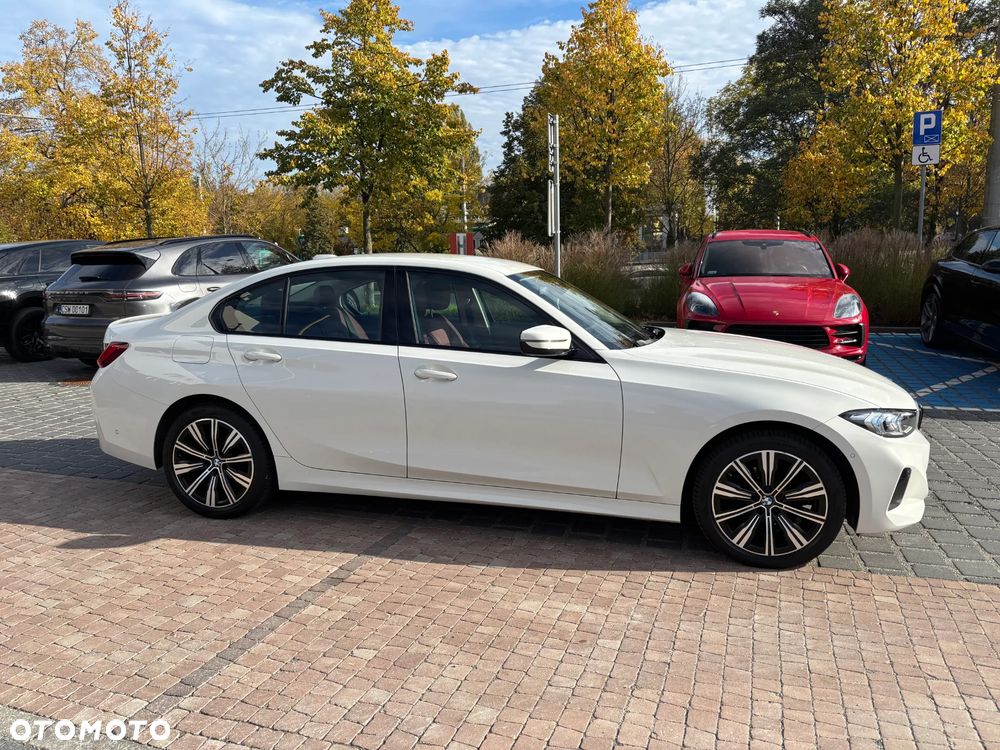 BMW 318I 2023 photo 3