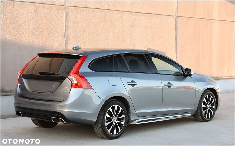 Volvo V60 D4 Geartronic Summum - 14