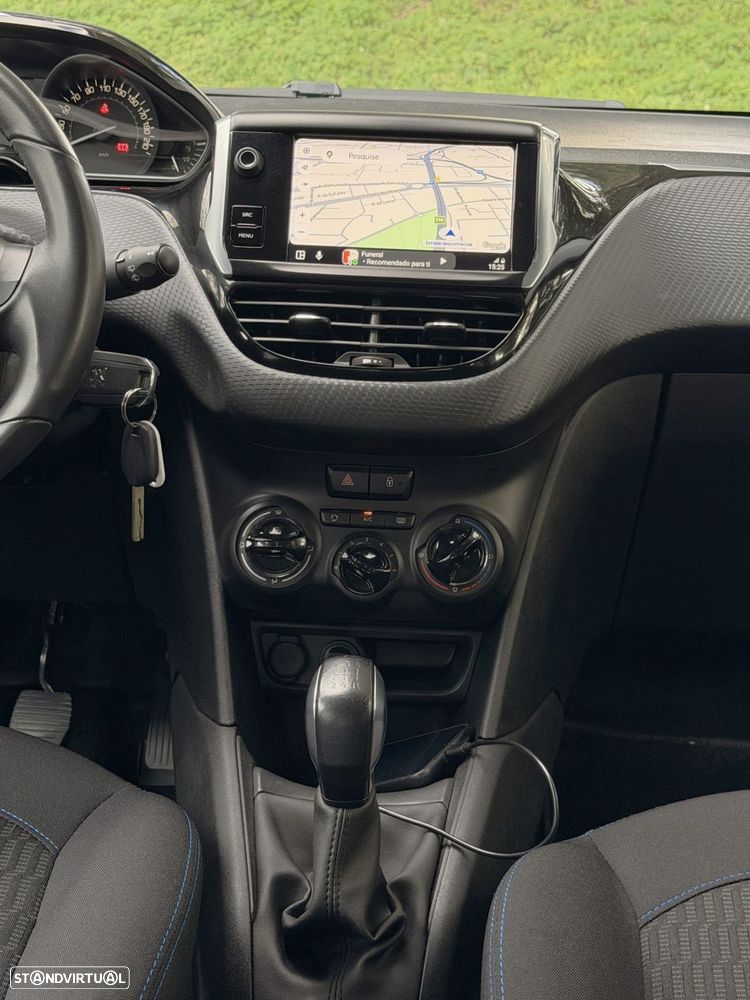 Peugeot 208 1.5 BlueHDi Signature - 21