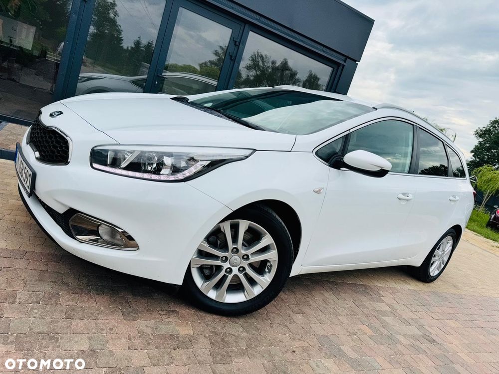 Kia Ceed 1.6 GDI Dream Team Edition - 14