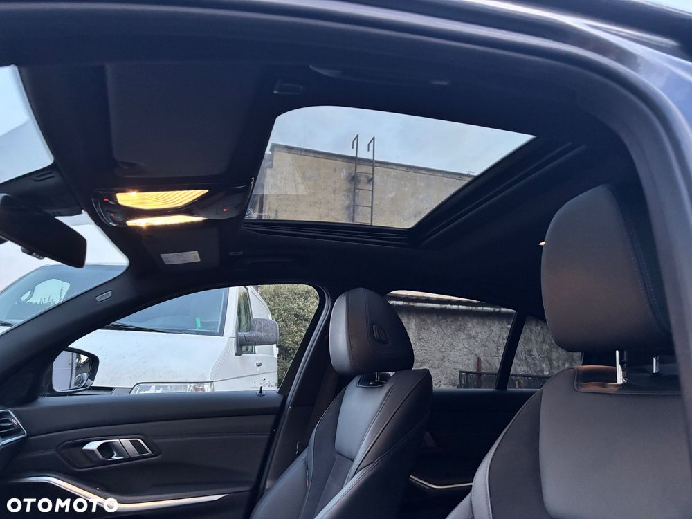 BMW Seria 3 320d xDrive M Sport Shadow sport - 7