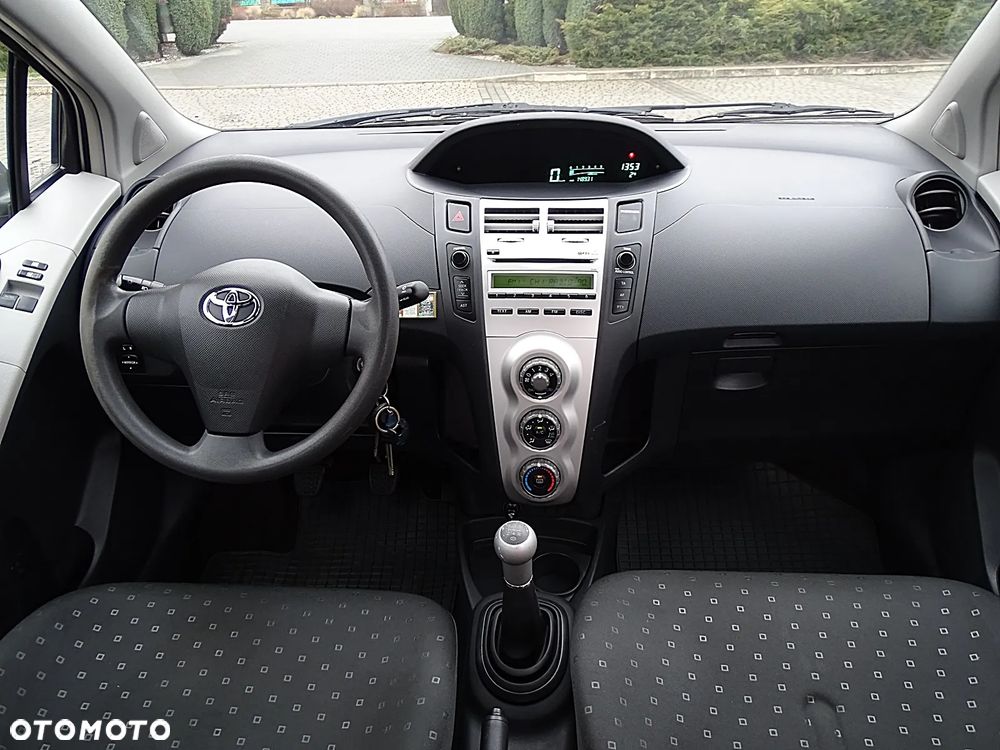 Toyota Yaris 1.3 Luna Premium - 6
