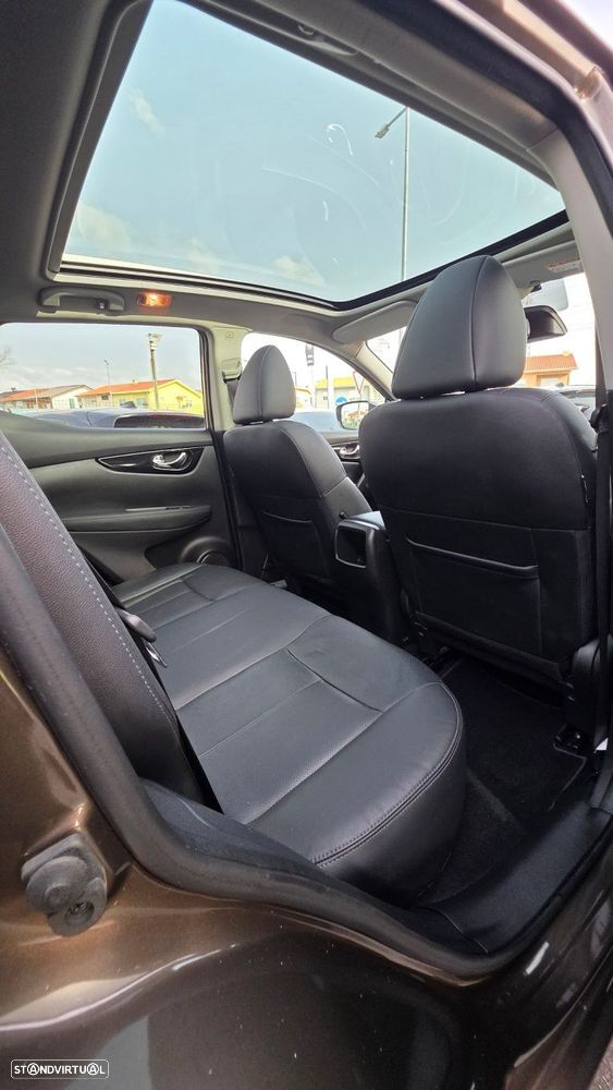 Nissan Qashqai 1.5 dCi N-Connecta 18 - 22