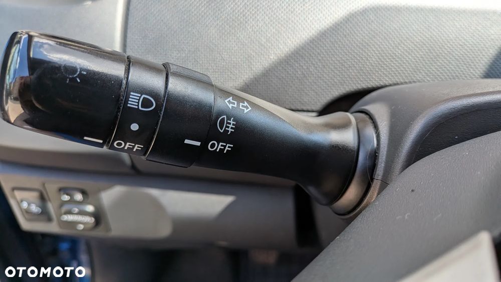 Toyota Yaris 1.3 - 10