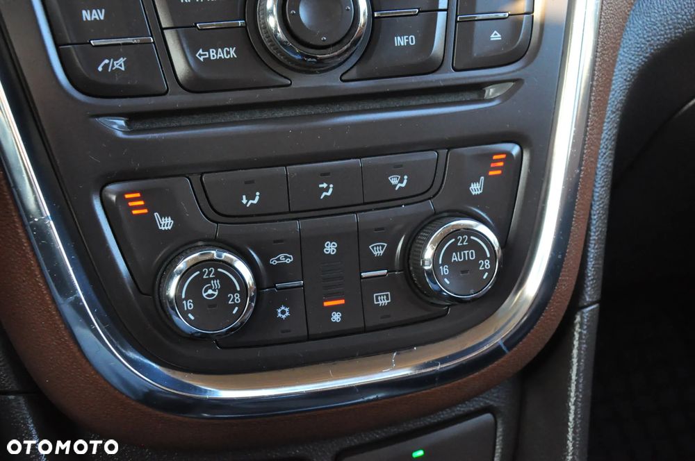 Opel Mokka 1.4 T Cosmo S&S - 24