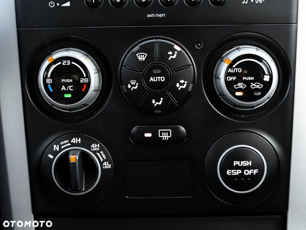 Suzuki Grand Vitara 2.0 Comfort + - 23