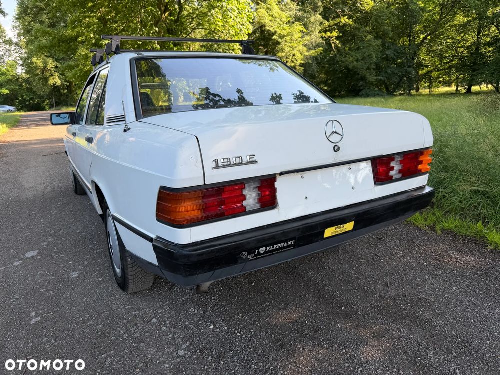 Mercedes-Benz W201 (190) - 10