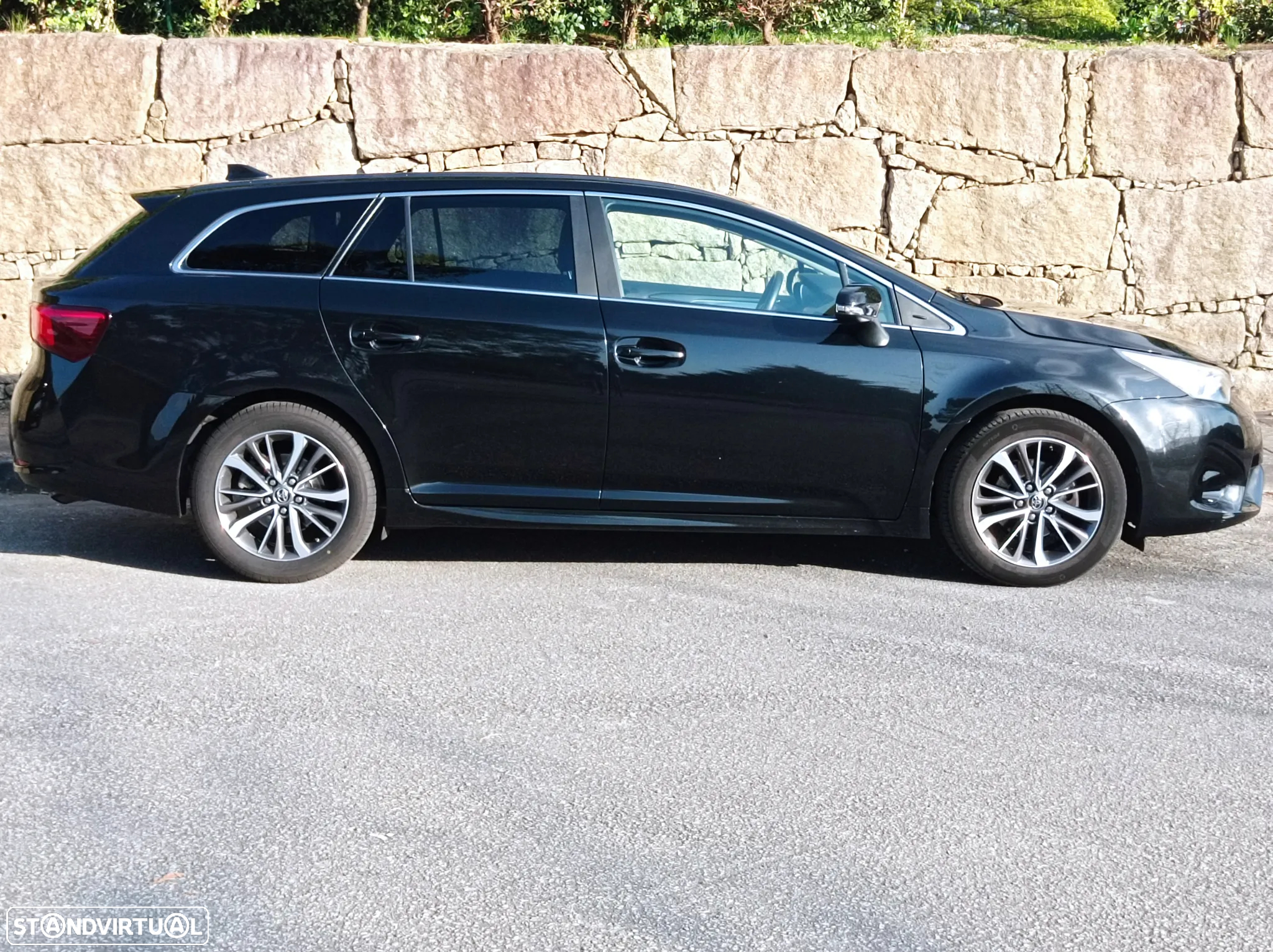 Toyota Avensis Touring Sports 1.6 D-4D Luxury+GPS - 6