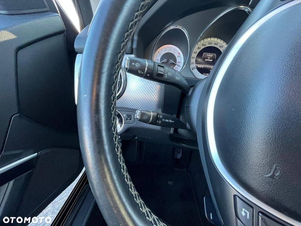 Mercedes-Benz GLK - 39